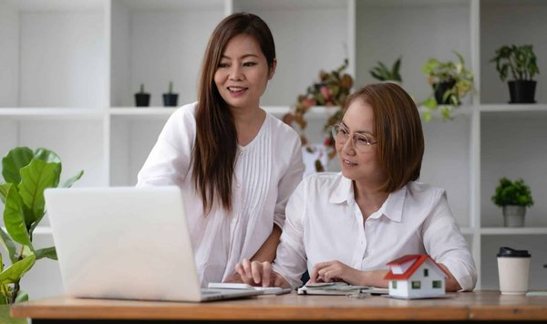 Les clés pour choisir un courtier en assurance à Saint-Étienne